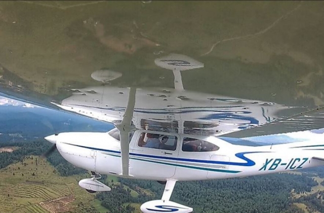  Vola su un piccolo aereo 